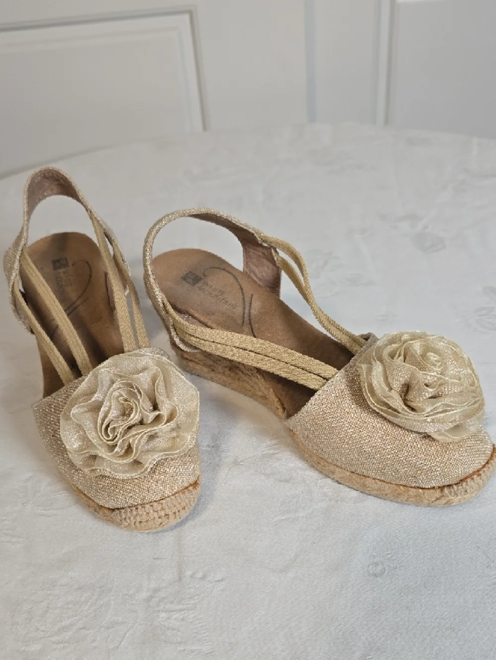White Mountain Beige Espadrille Wedge Slingbacks with Floral Rosettes Size 6